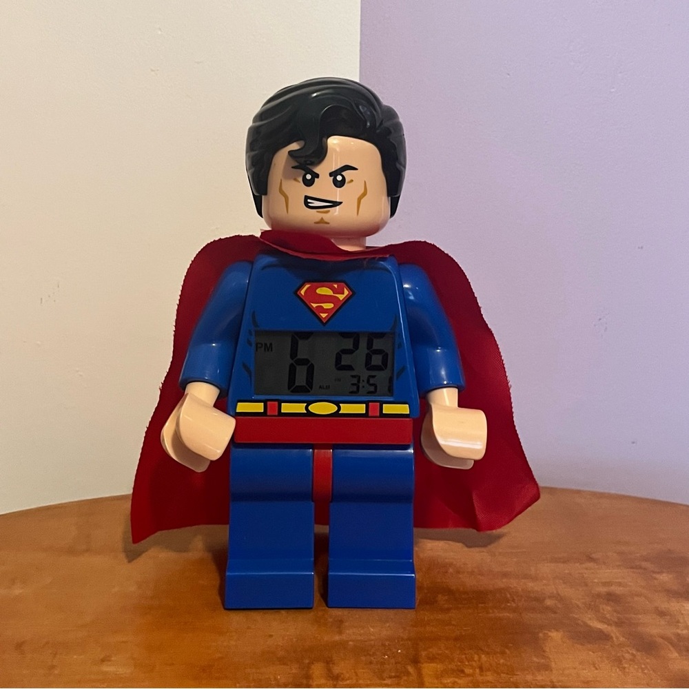 LEGO 2014 Superman With Red Cape DC Comics Super Hero’s Alarm Clock - Picture 2 of 14
